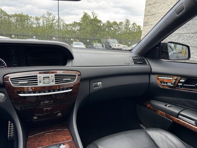 Used 2010 Mercedes-Benz CL 63 AMG w/ Distronic Plus Pkg image 34