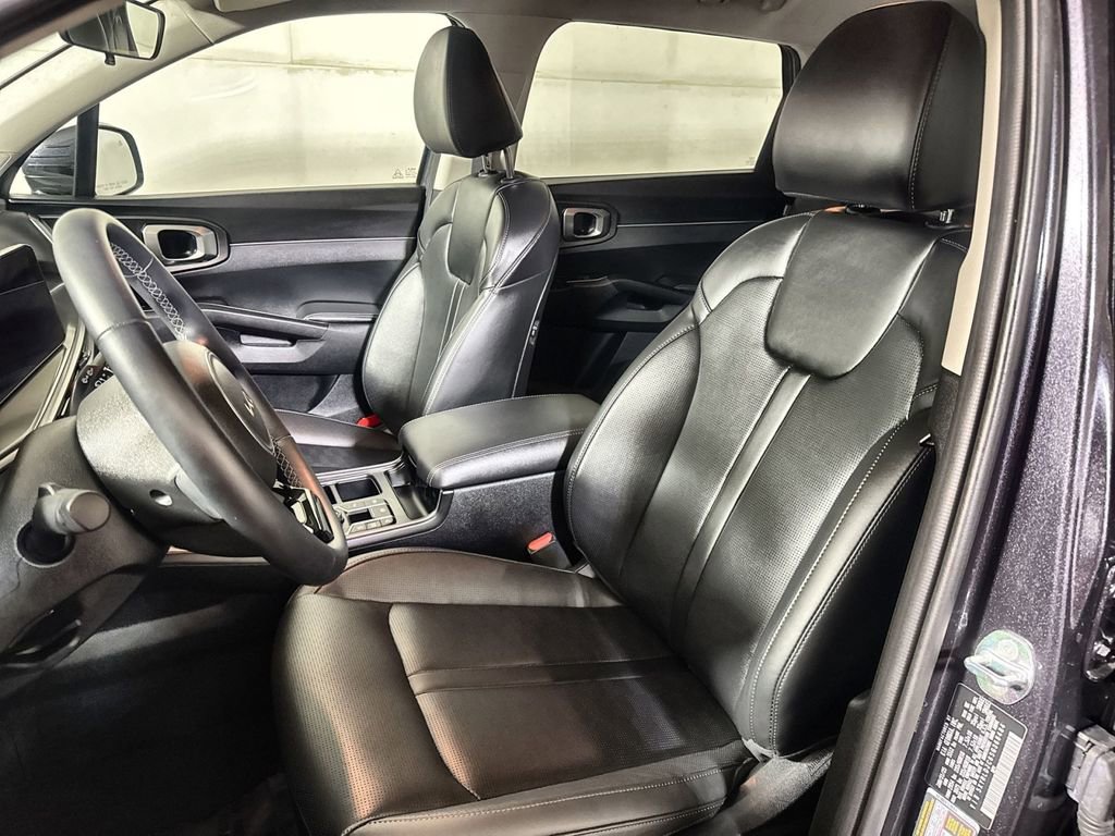Used 2025 Kia Sorento S AWD/4WD image 13
