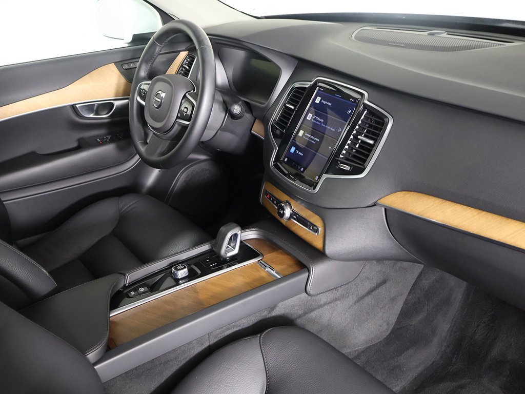 Used 2024 Volvo XC90 T8 Plus w/ Protection Package Premier image 31