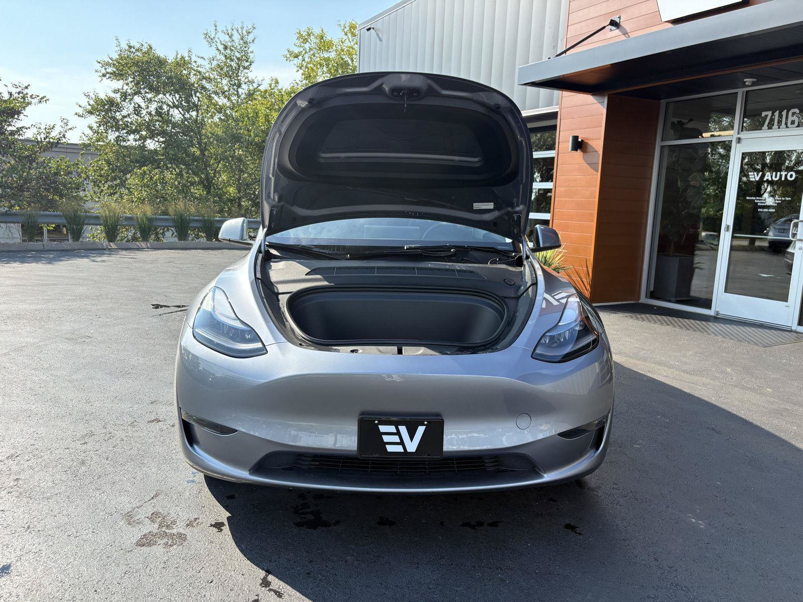 Used 2024 Tesla Model Y Long Range AWD/4WD image 11