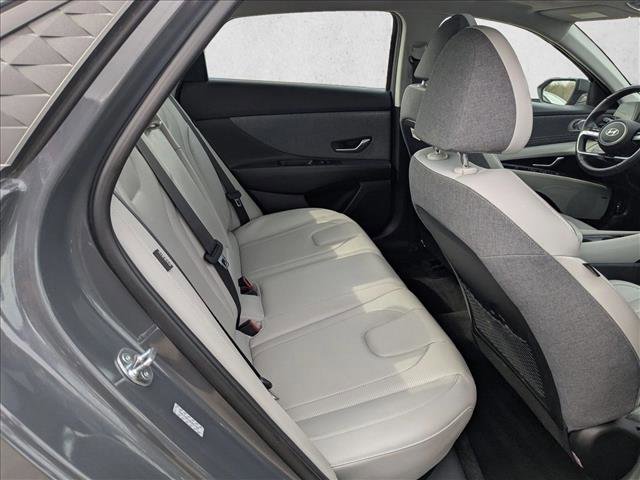Used 2024 Hyundai Elantra Limited image 21