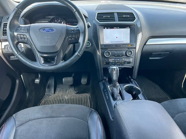 Used 2018 Ford Explorer XLT w/ Equipment Group 202A AWD/4WD image 3