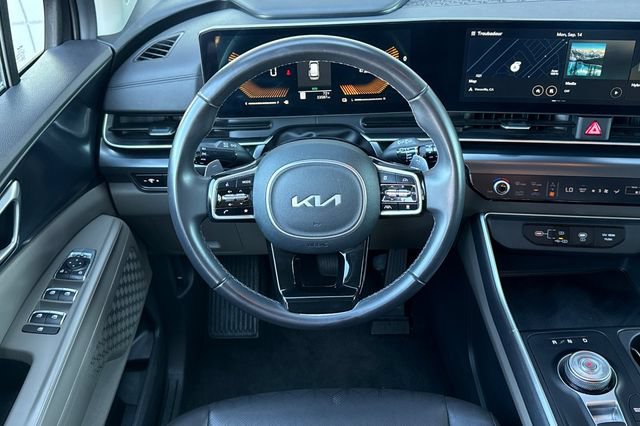 Certified 2026 Kia Carnival LXS FWD image 18