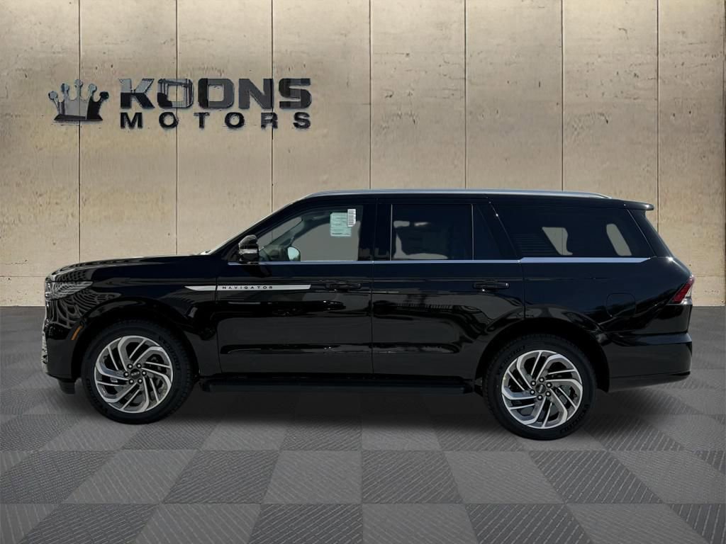 New 2026 Lincoln Navigator Premiere image 2