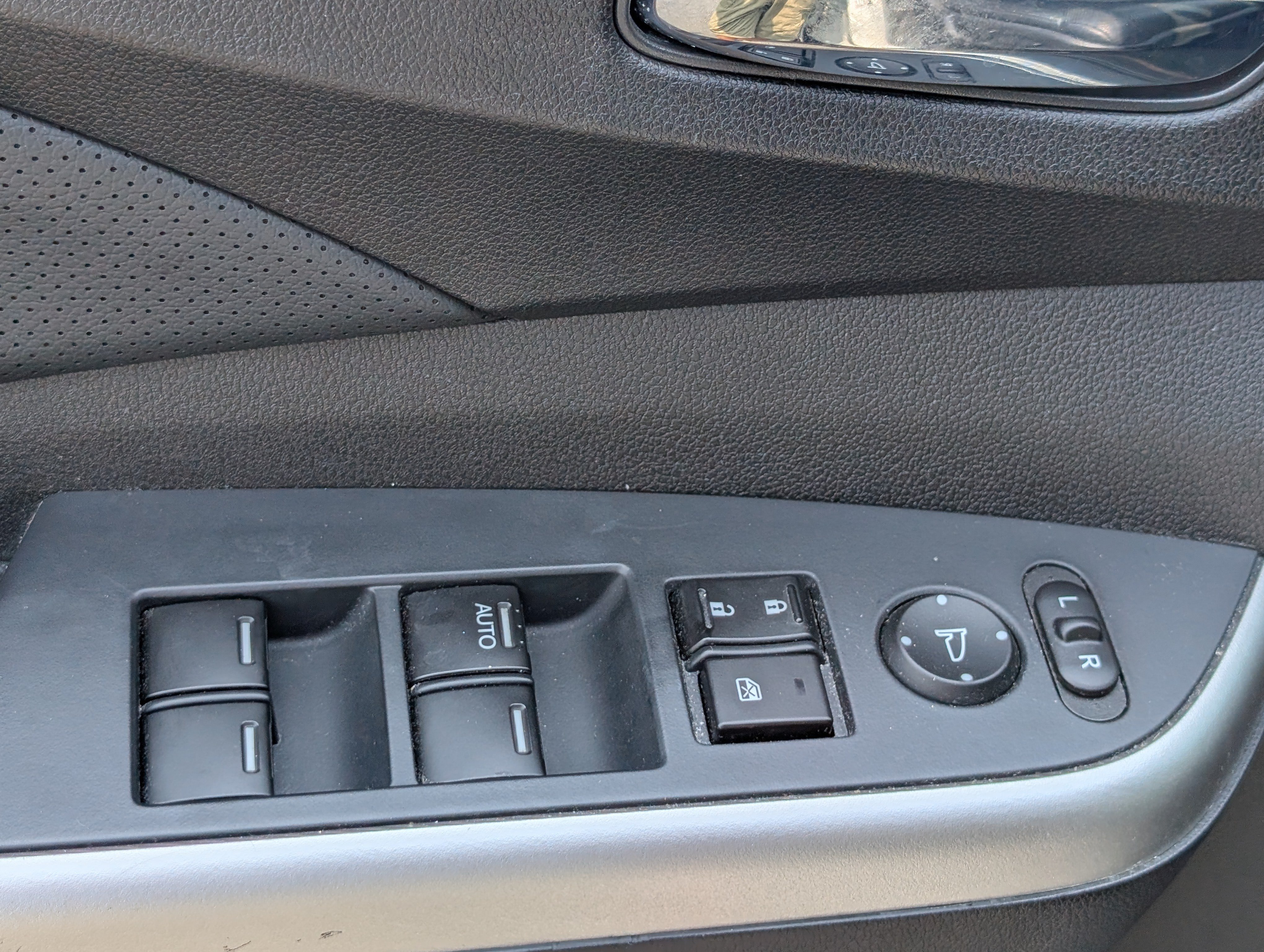 Used 2015 Honda CR-V Touring image 20