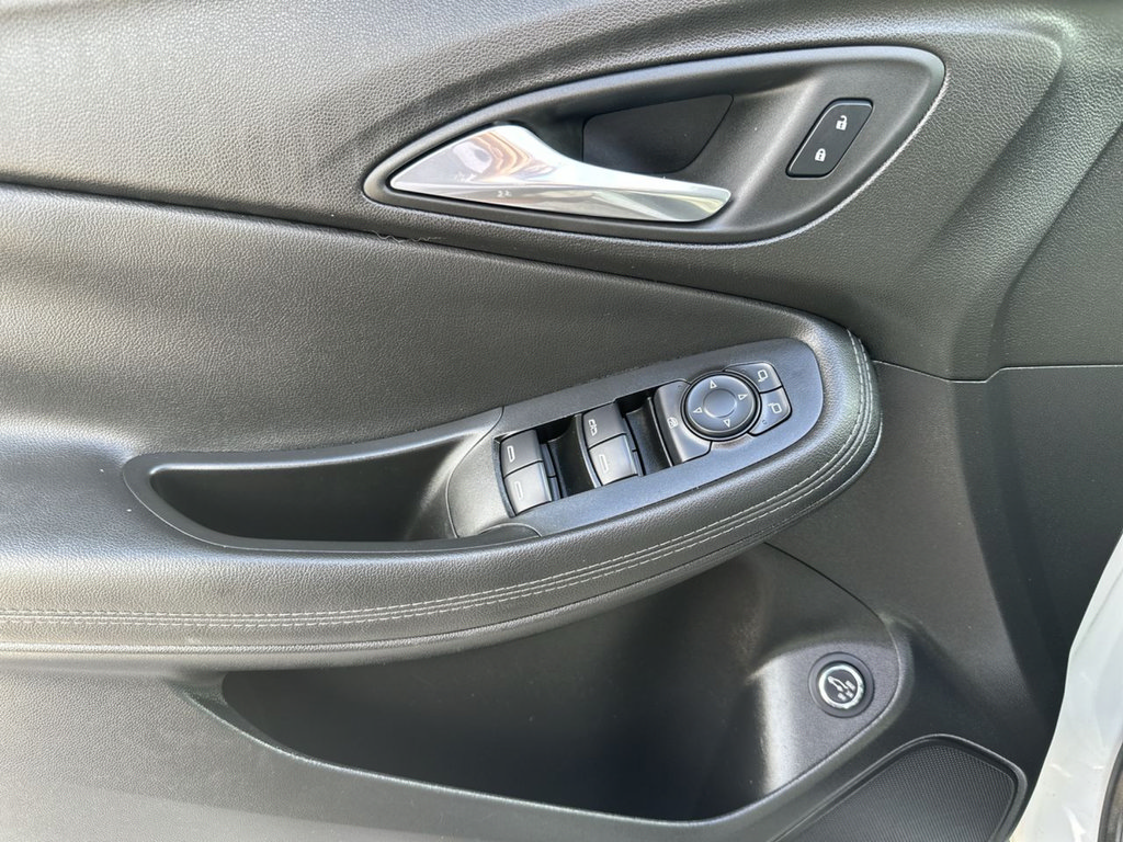 Used 2022 Buick Encore GX Select FWD image 21