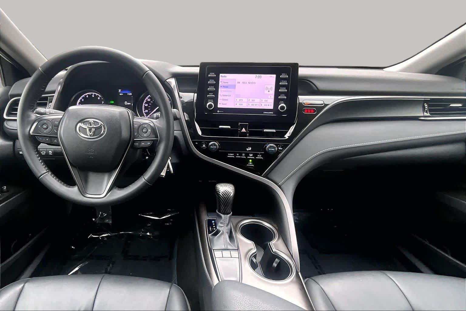 Used 2023 Toyota Camry SE FWD image 15