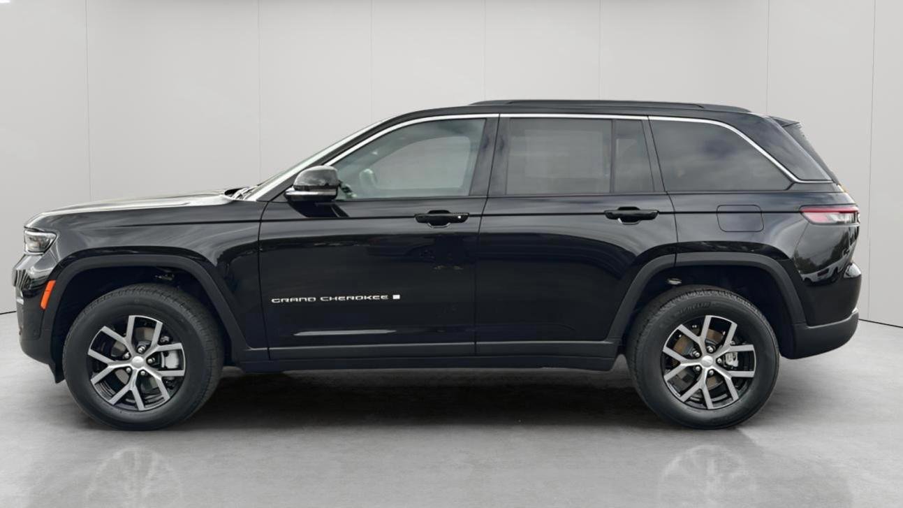 New 2025 Jeep Grand Cherokee Limited w/ Luxury Tech Group II image 9