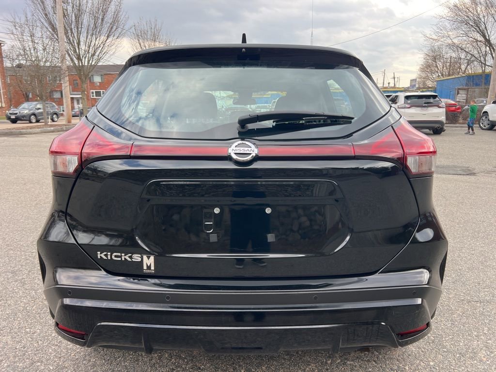 Used 2021 Nissan Kicks S image 4