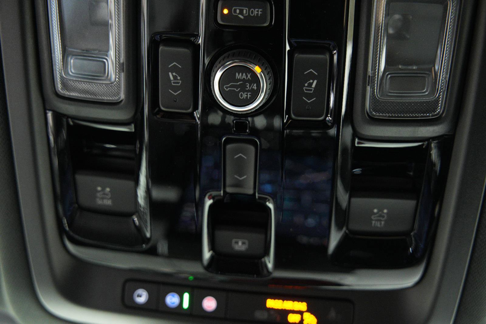 New 2026 GMC Yukon XL AT4 w/ AT4 Premium Plus Package AWD/4WD image 48