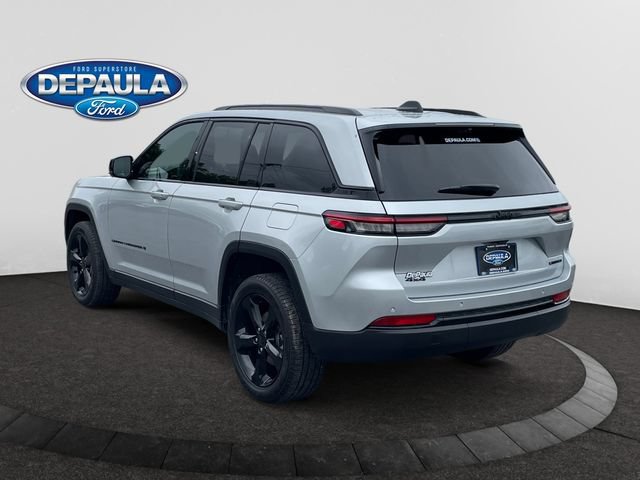 Used 2025 Jeep Grand Cherokee Limited w/ Luxury Tech Group II AWD/4WD image 4