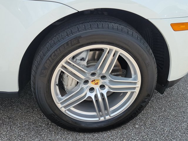 Certified 2015 Porsche Macan S AWD/4WD image 14