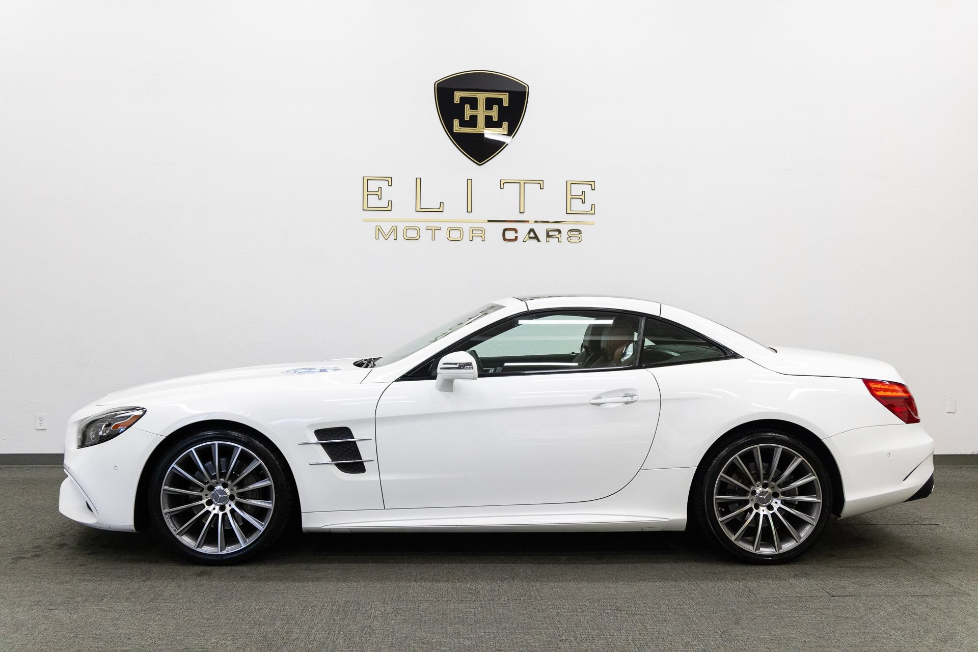 Used 2017 Mercedes-Benz SL 450 image 21