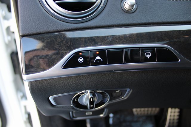 Used 2019 Mercedes-Benz S 560 Sedan image 21