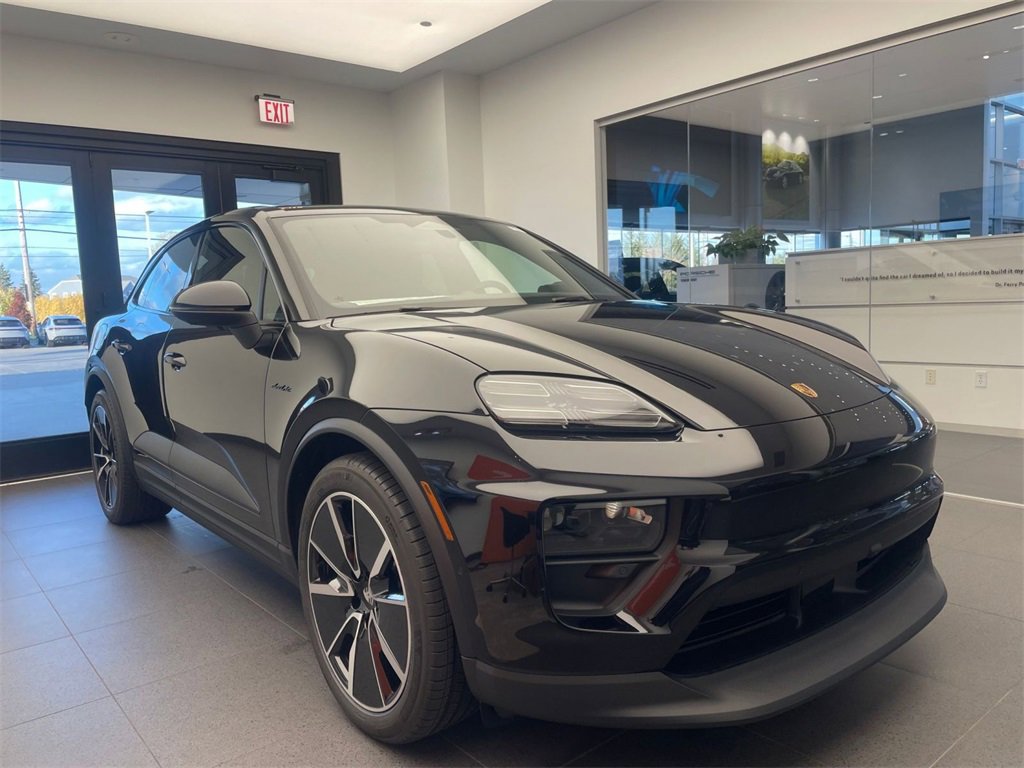 New 2025 Porsche Macan 4S Electric image 29