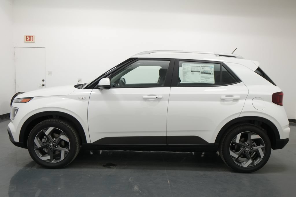 New 2026 Hyundai Venue SEL FWD image 4