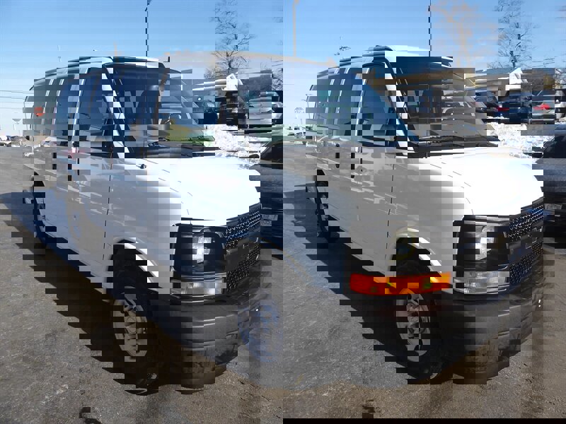 Used 2017 Chevrolet Express 2500 LS image 1