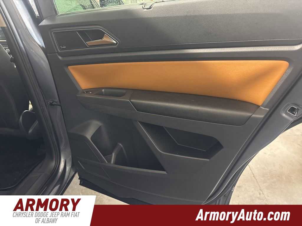 Used 2018 Volkswagen Atlas SEL Premium image 33