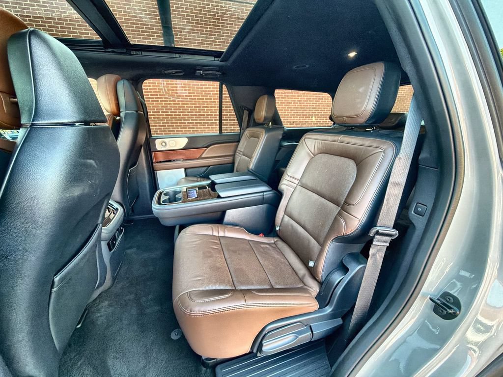 Used 2022 Lincoln Navigator Reserve AWD/4WD image 27