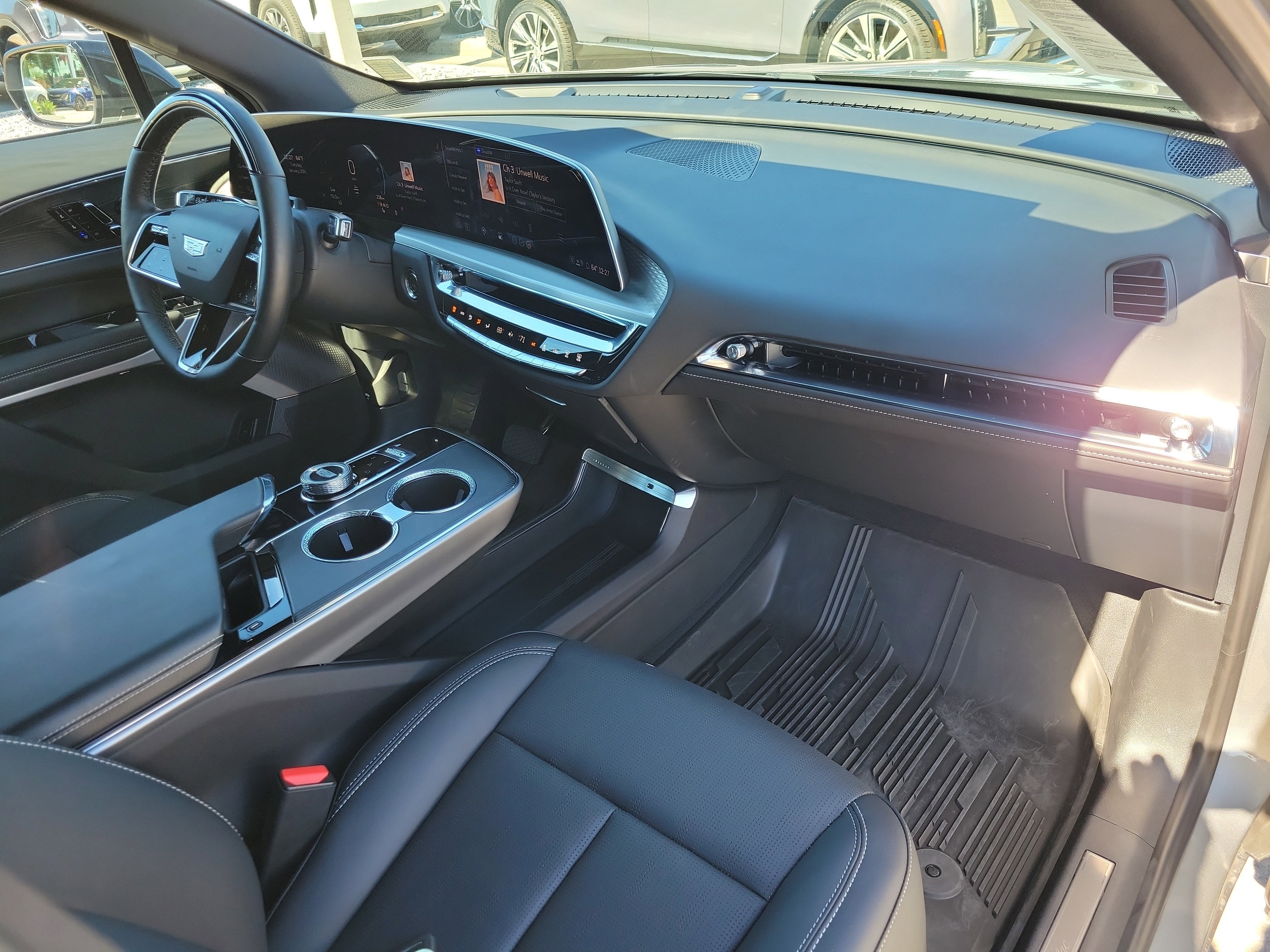 Used 2024 Cadillac Lyriq Luxury w/ LPO, Floor Liner Package image 11