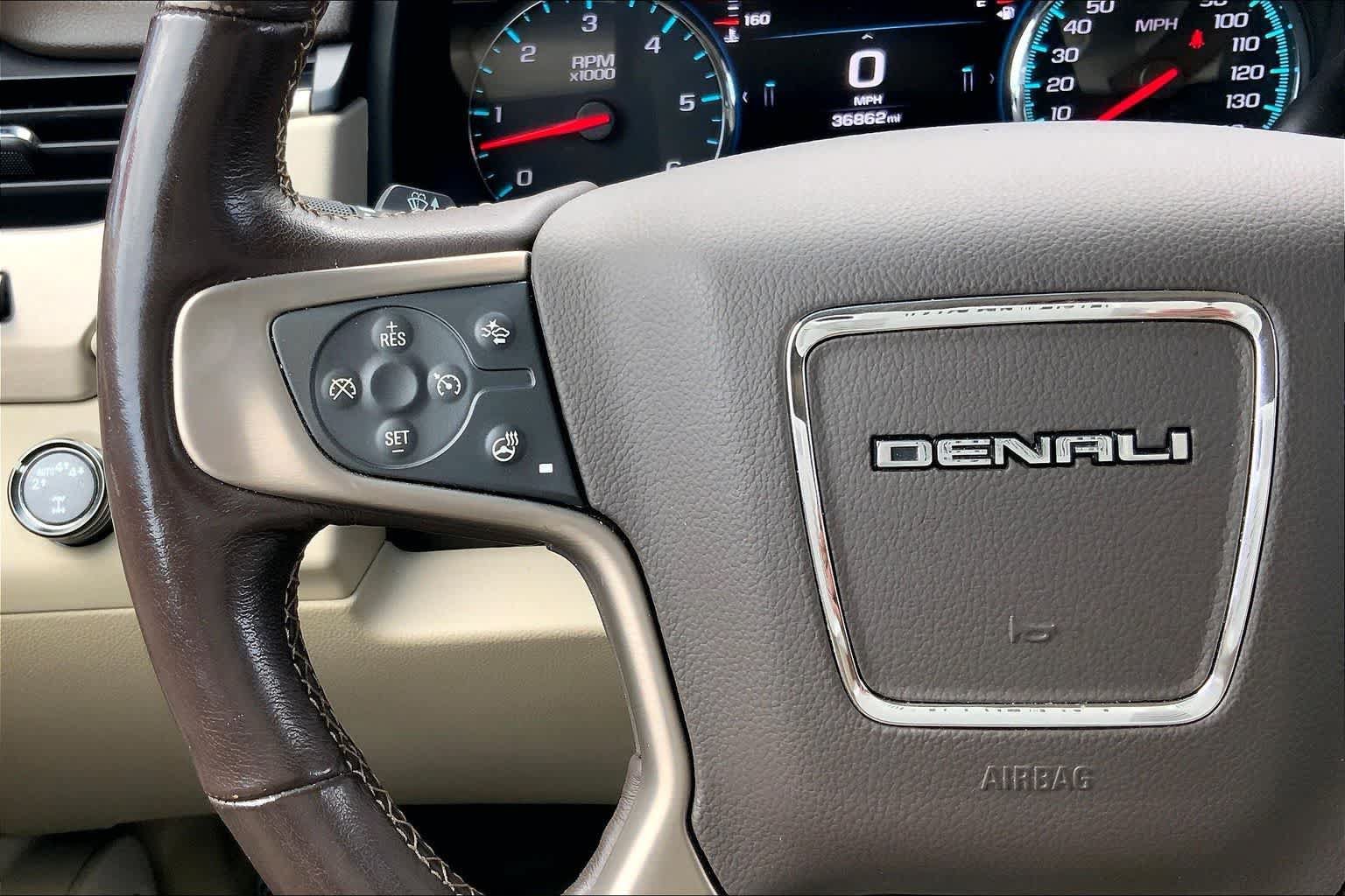 Used 2018 GMC Yukon XL Denali w/ Denali Ultimate Package AWD/4WD image 24