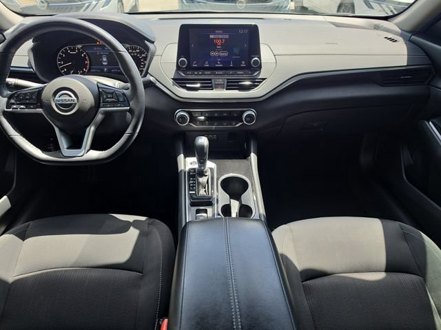 Certified 2021 Nissan Altima 2.5 SV w/ SV Premium Package FWD image 12