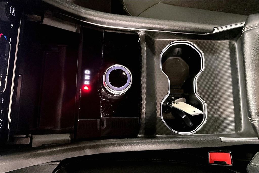 Used 2024 Jeep Grand Cherokee Laredo w/ Trailer Tow Package image 17