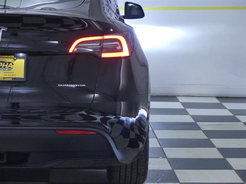 Used 2020 Tesla Model Y Long Range image 27