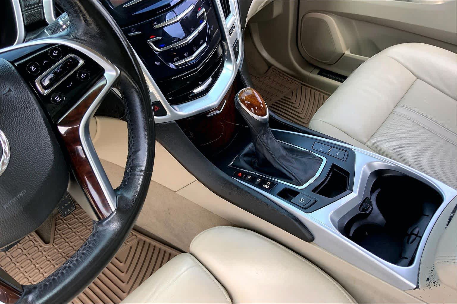 Used 2013 Cadillac SRX Luxury FWD image 16