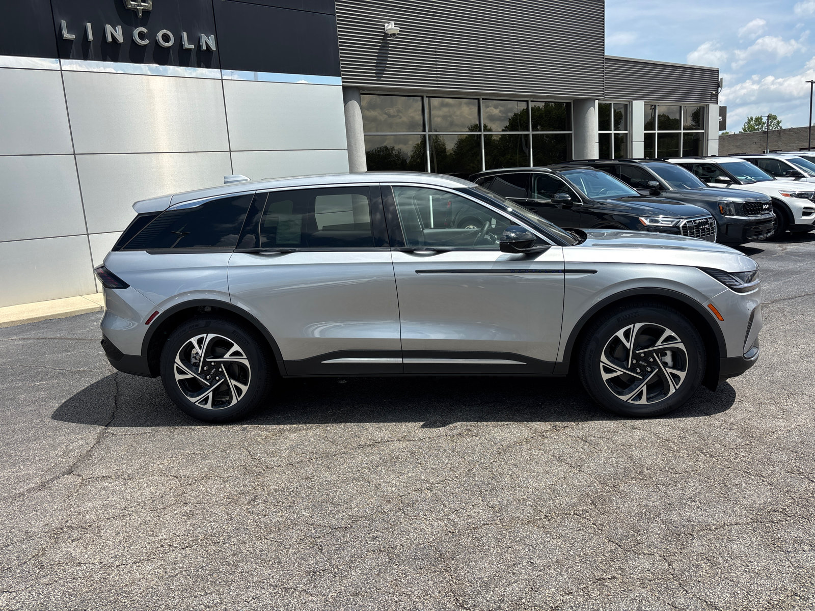 New 2026 Lincoln Nautilus Premier w/ Equipment Group 102A AWD/4WD image 8