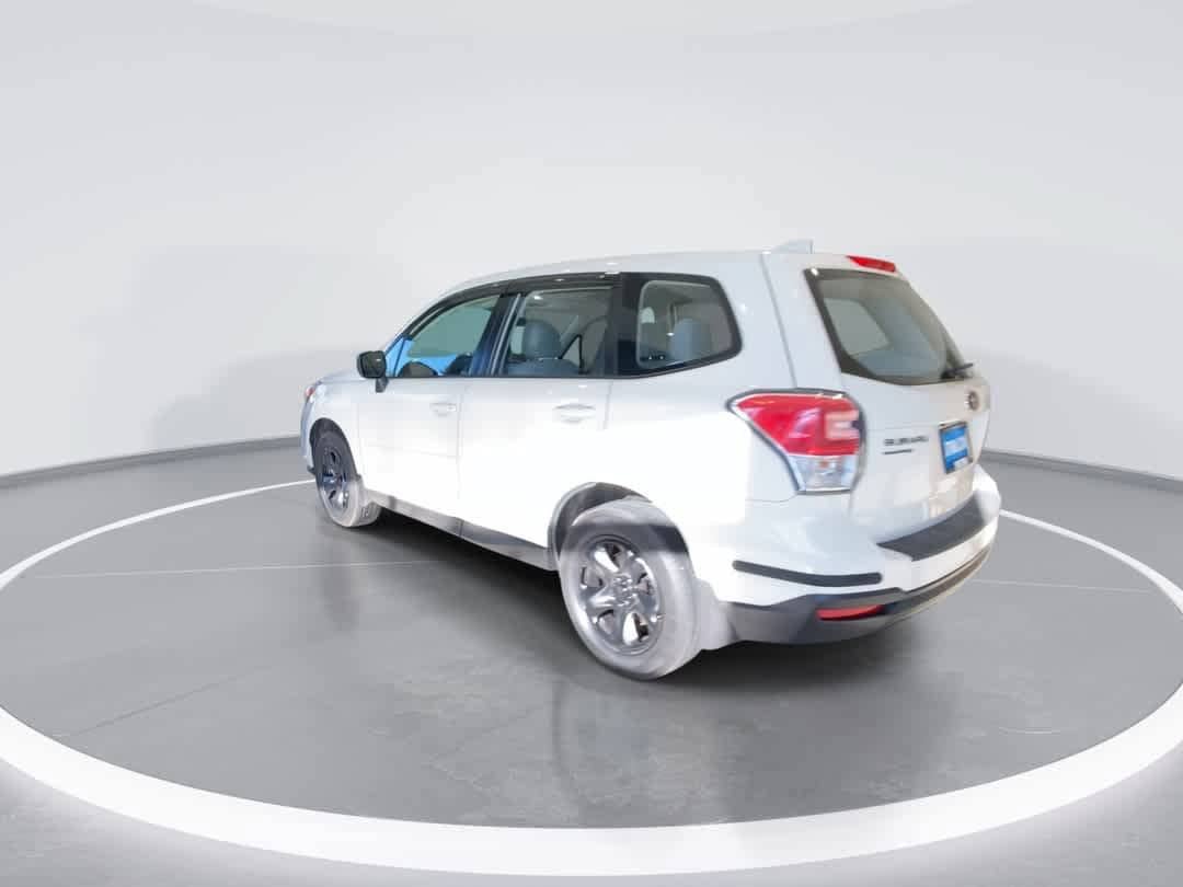 Used 2017 Subaru Forester 2.5i AWD/4WD image 6
