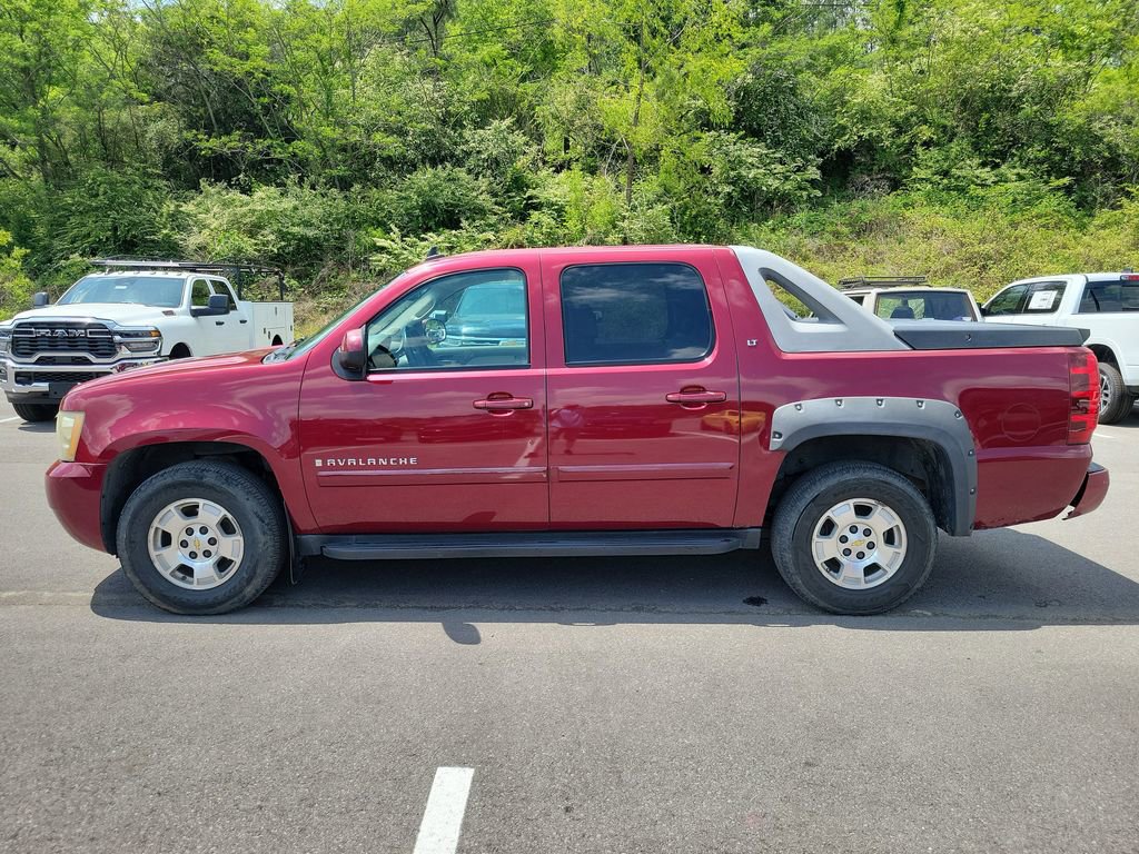 Used 2007 Chevrolet Avalanche LT w/ LT Preferred Equipment Group AWD/4WD image 6