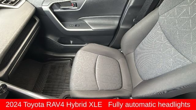 Used 2024 Toyota RAV4 XLE w/ Convenience Package image 12
