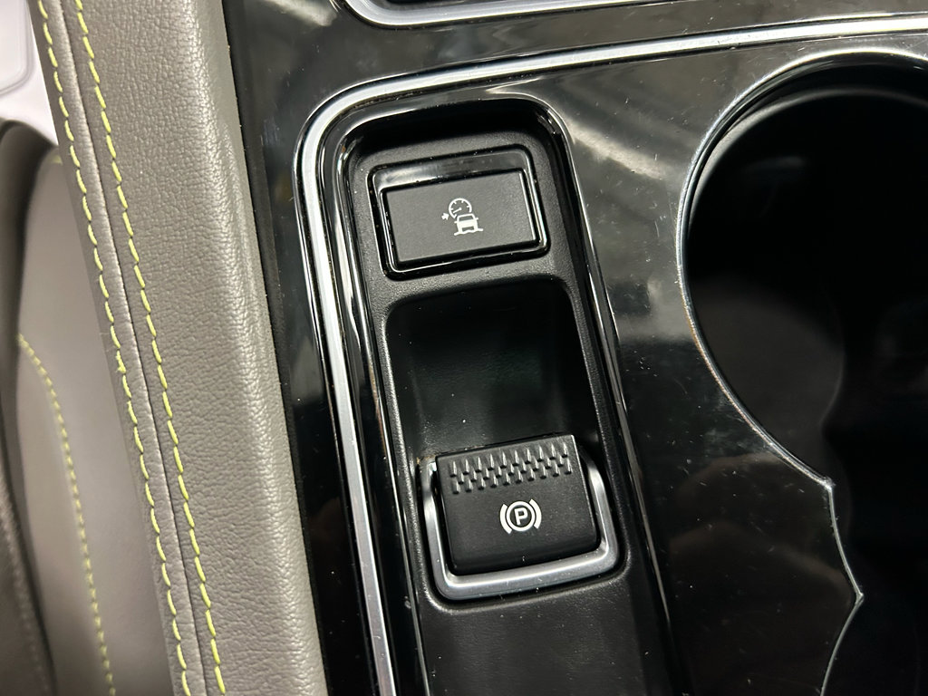 Used 2017 Jaguar F-PACE R-Sport AWD/4WD image 14