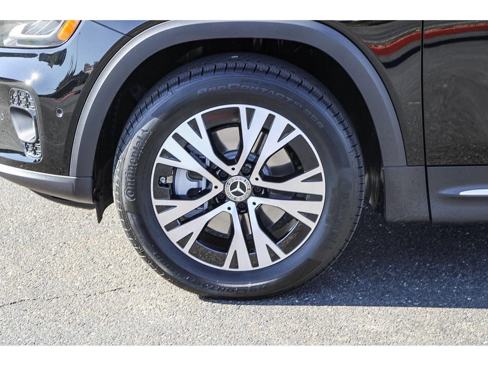Used 2026 Mercedes-Benz GLB 250 4MATIC image 9