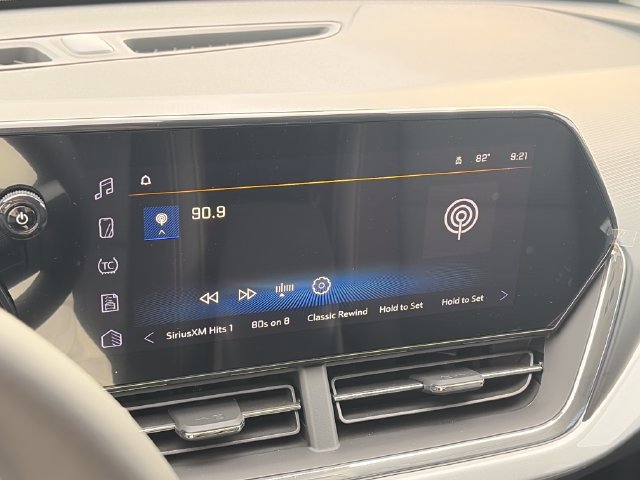 New 2026 Chevrolet Trax LT w/ Sunroof Package FWD image 20
