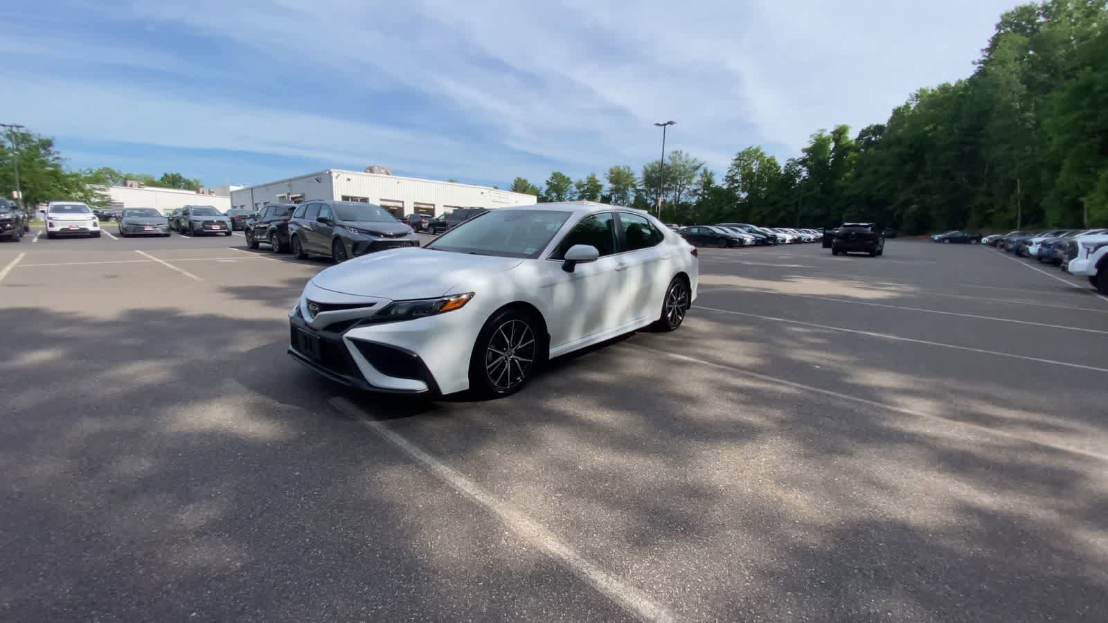 Used 2024 Toyota Camry SE w/ Cold Weather Package AWD/4WD image 6