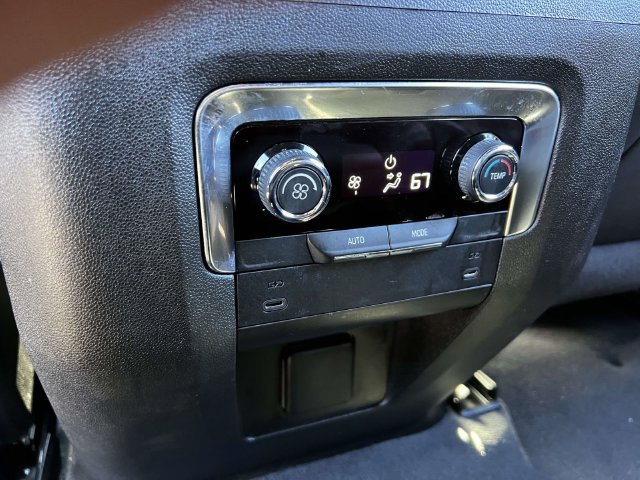 Used 2026 Chevrolet Suburban RST AWD/4WD image 15