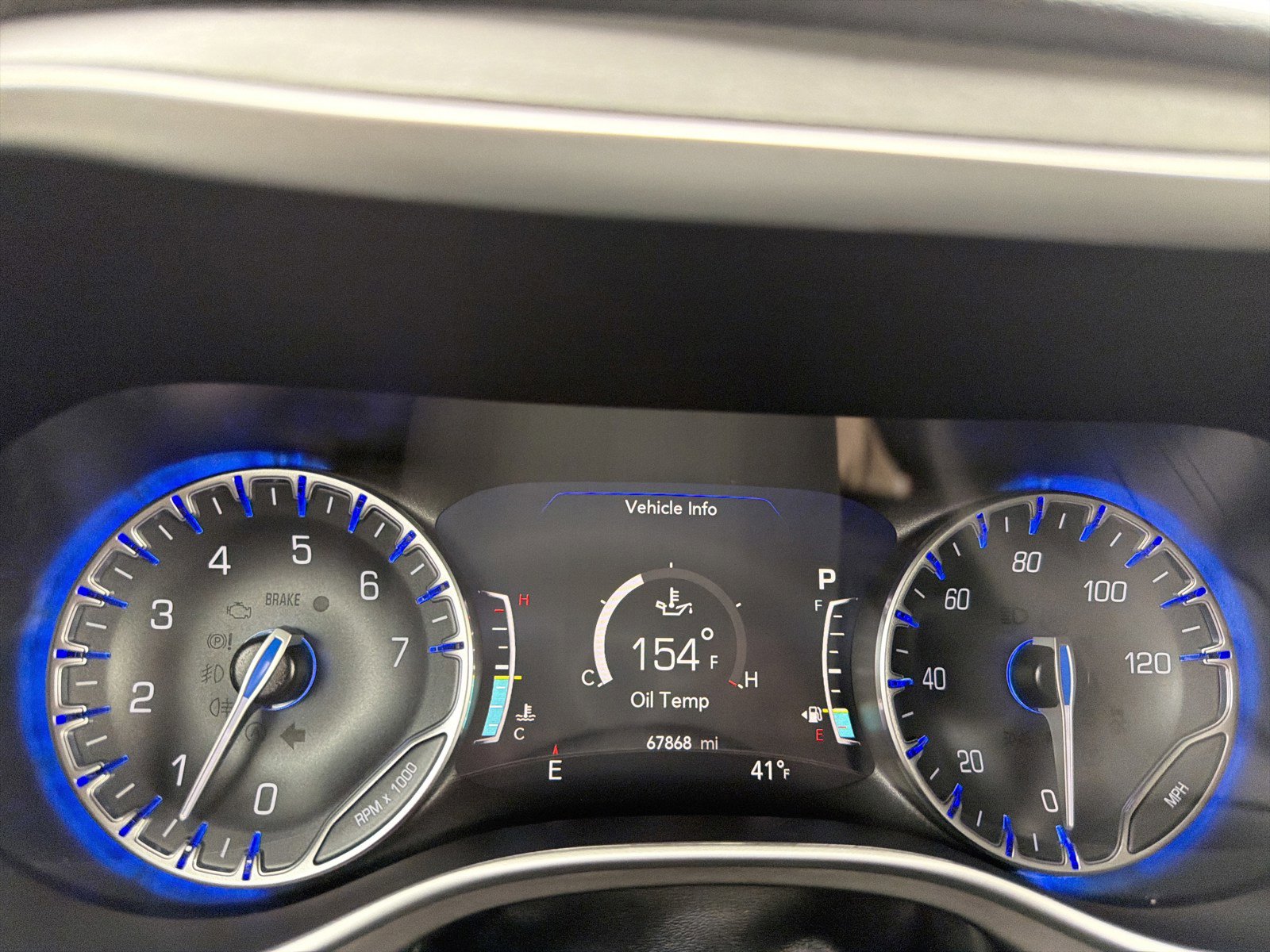 Used 2022 Chrysler Pacifica Touring-L w/ Uconnect Theater Family Group image 21