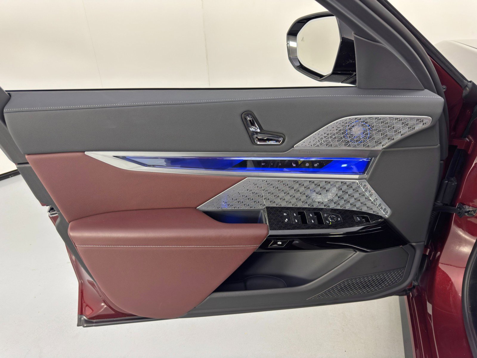 Used 2024 BMW i7 xDrive60 image 55