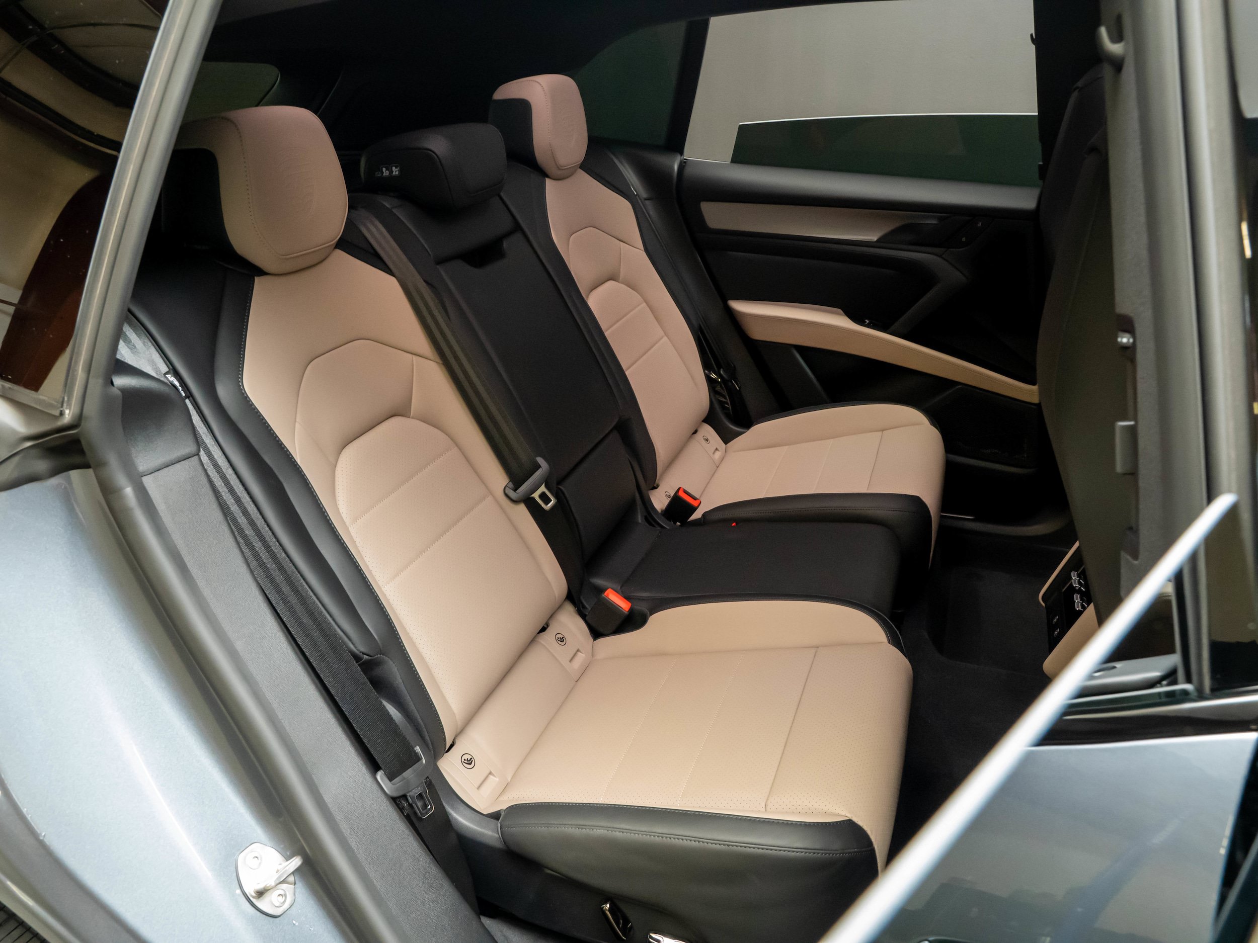 New 2026 Porsche Cayenne Electric AWD/4WD image 36