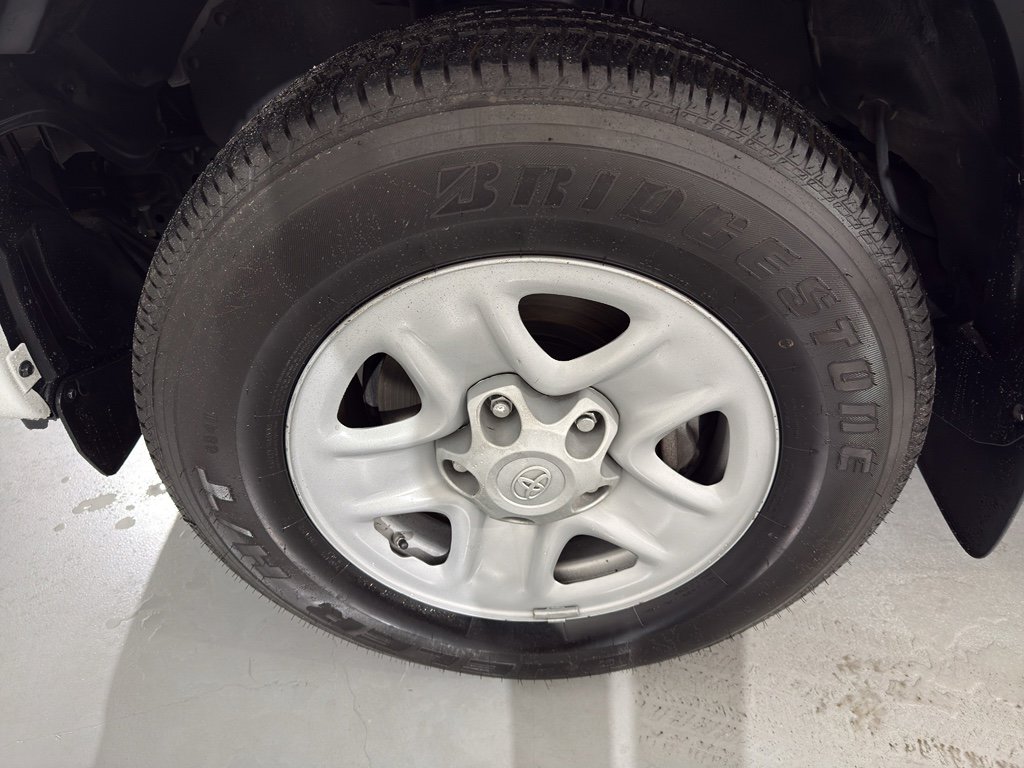 Used 2020 Toyota Tundra SR5 w/ SR5 Leather Package image 4