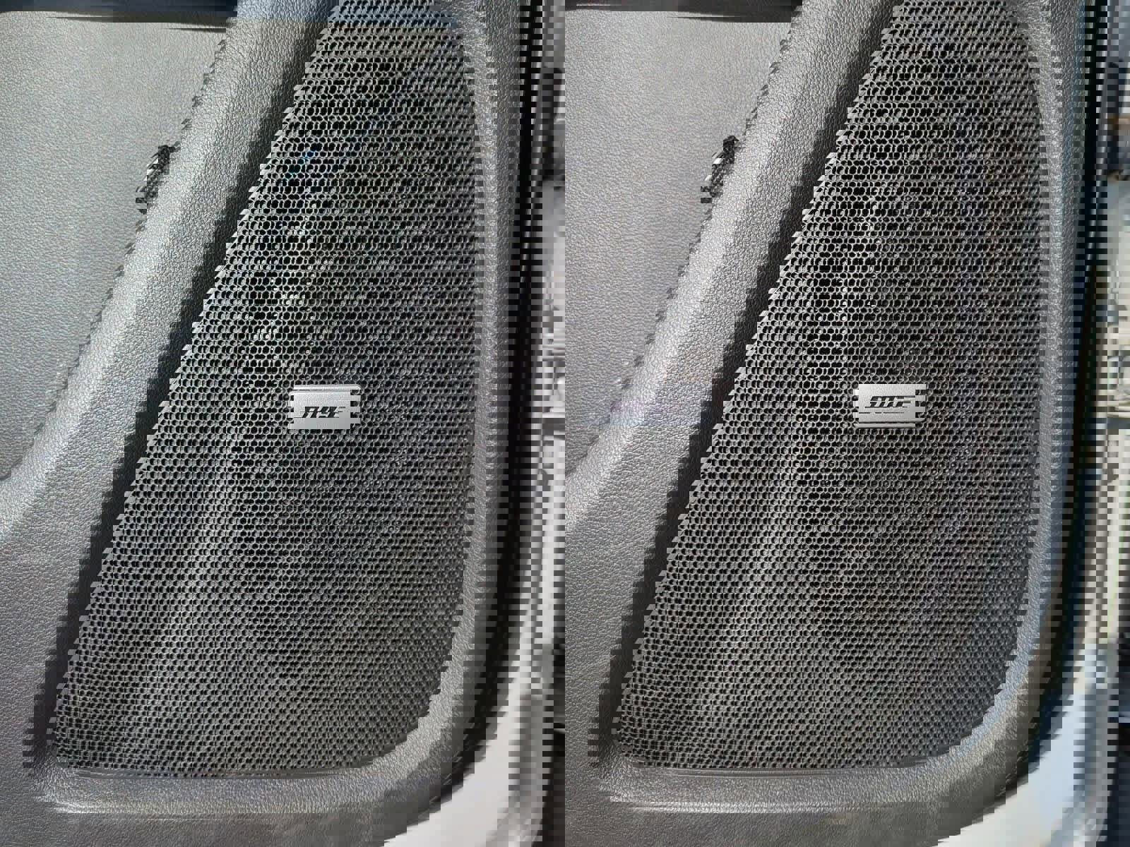 Used 2022 Chevrolet Traverse RS image 30