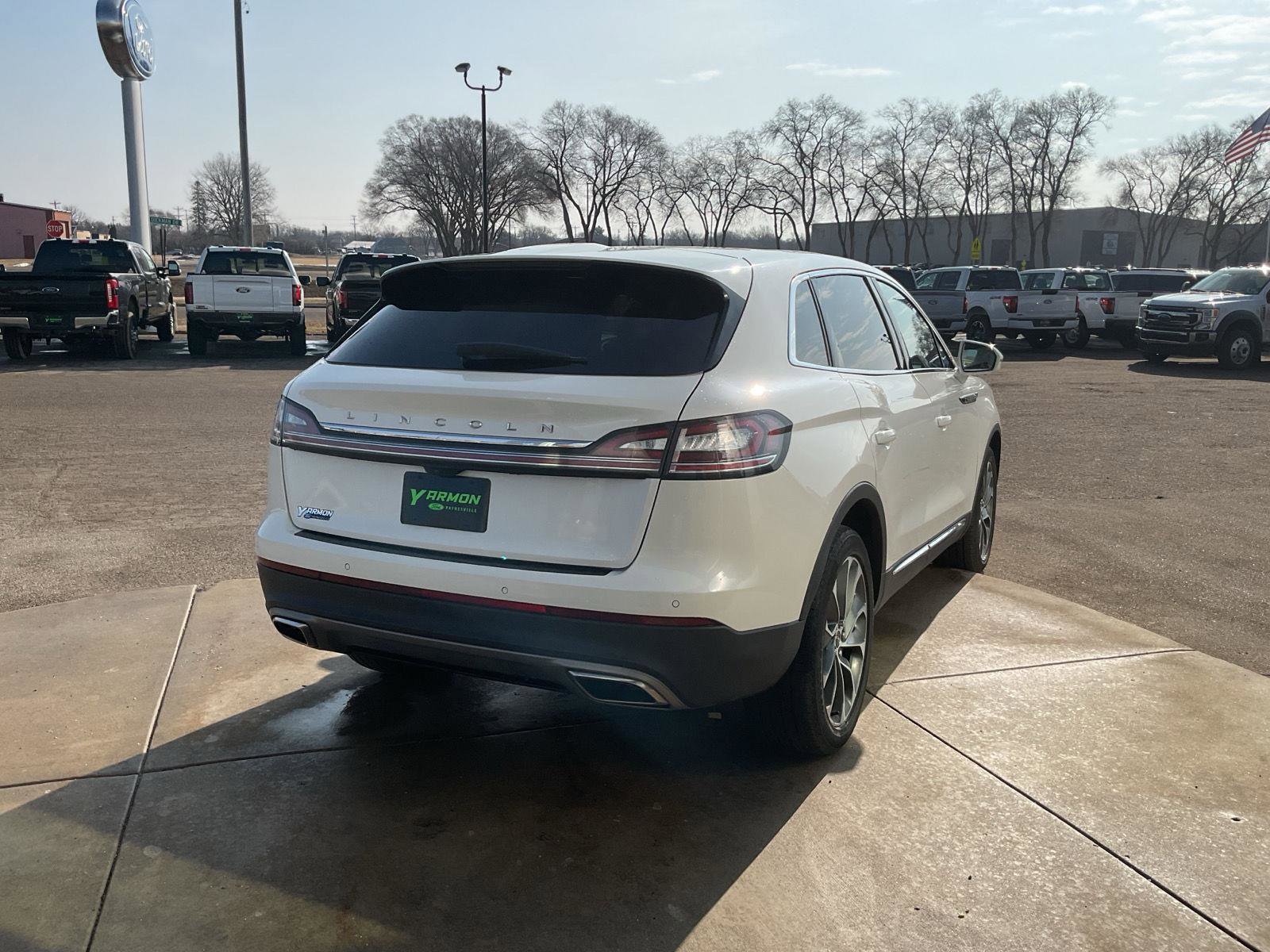 Used 2023 Lincoln Nautilus Reserve image 5