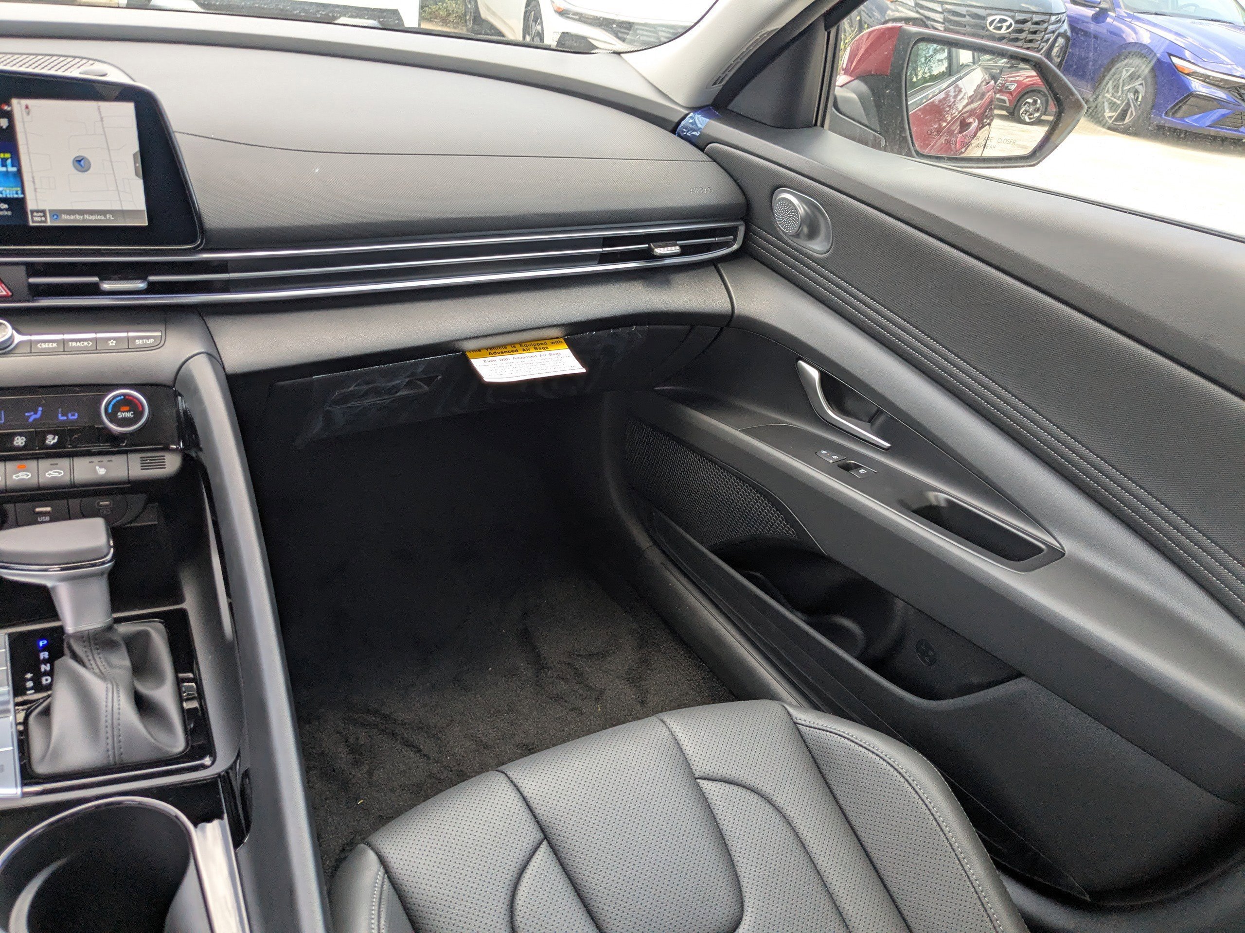 Used 2025 Hyundai Elantra Limited w/ Cargo Package FWD image 12