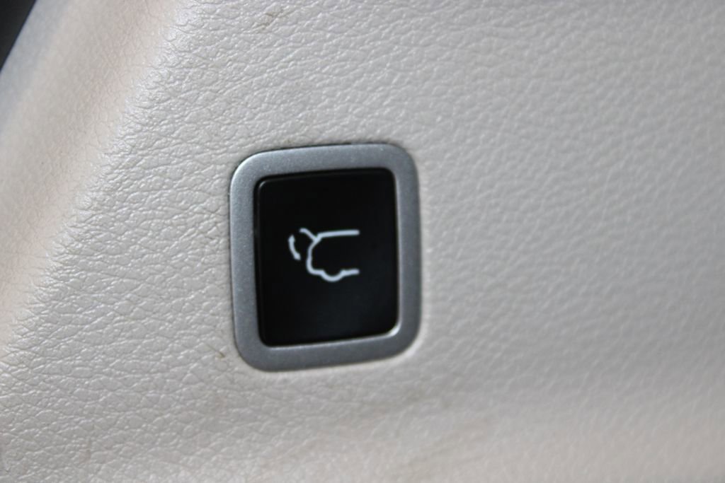 Used 2024 Chrysler Pacifica Touring-L FWD image 14