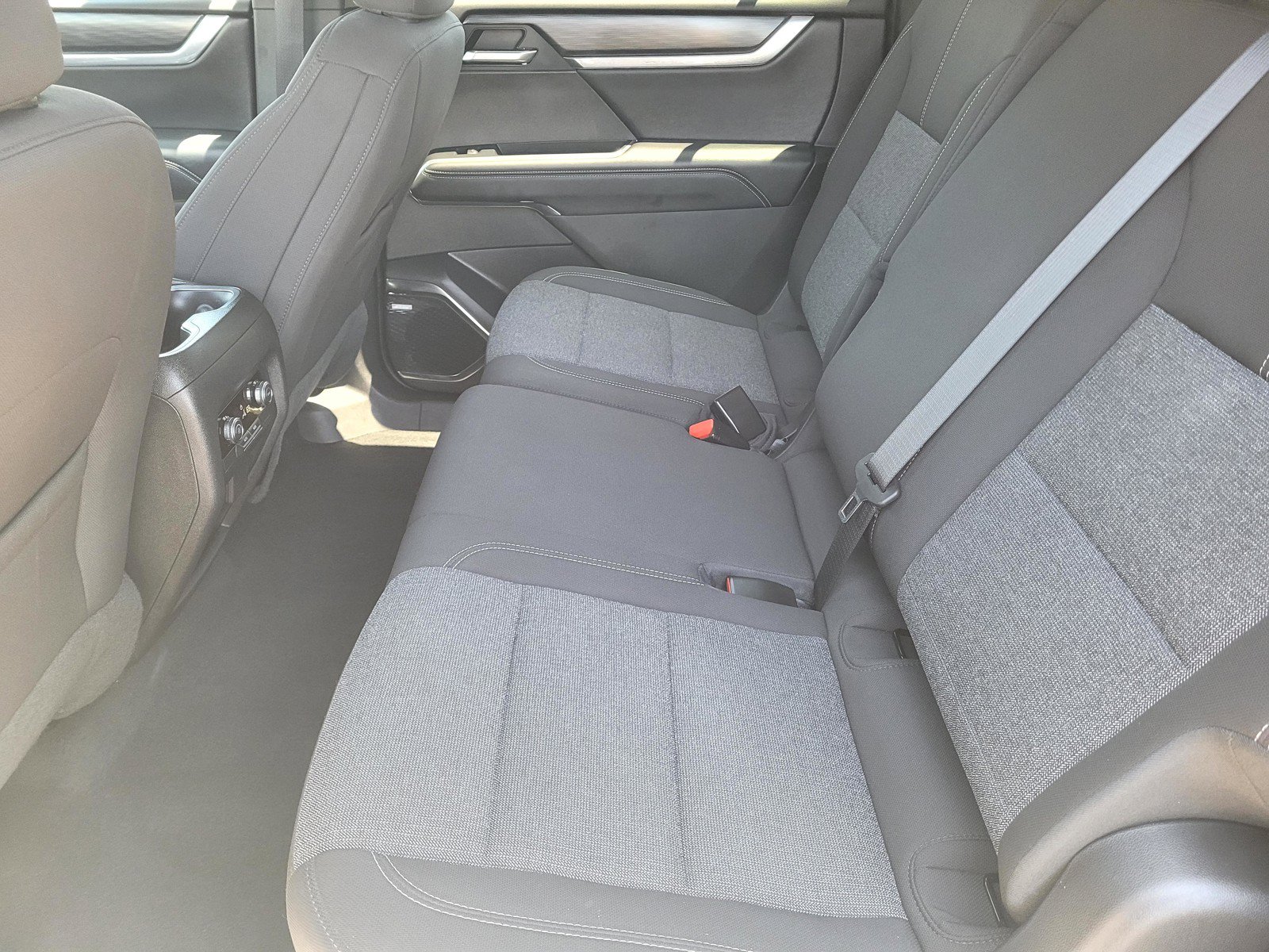 Used 2025 GMC Acadia Elevation FWD image 12