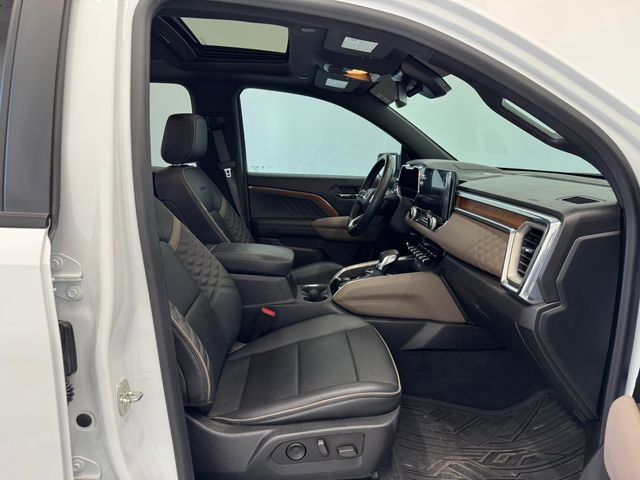 Used 2023 GMC Canyon Denali image 16