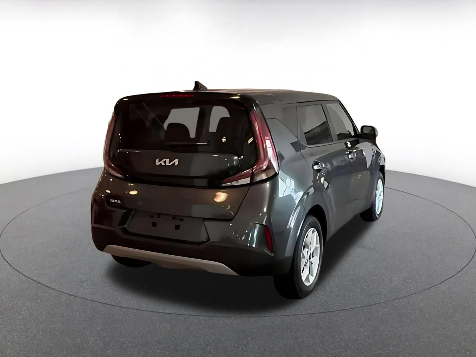Used 2025 Kia Soul LX w/ LX Technology Package FWD image 14