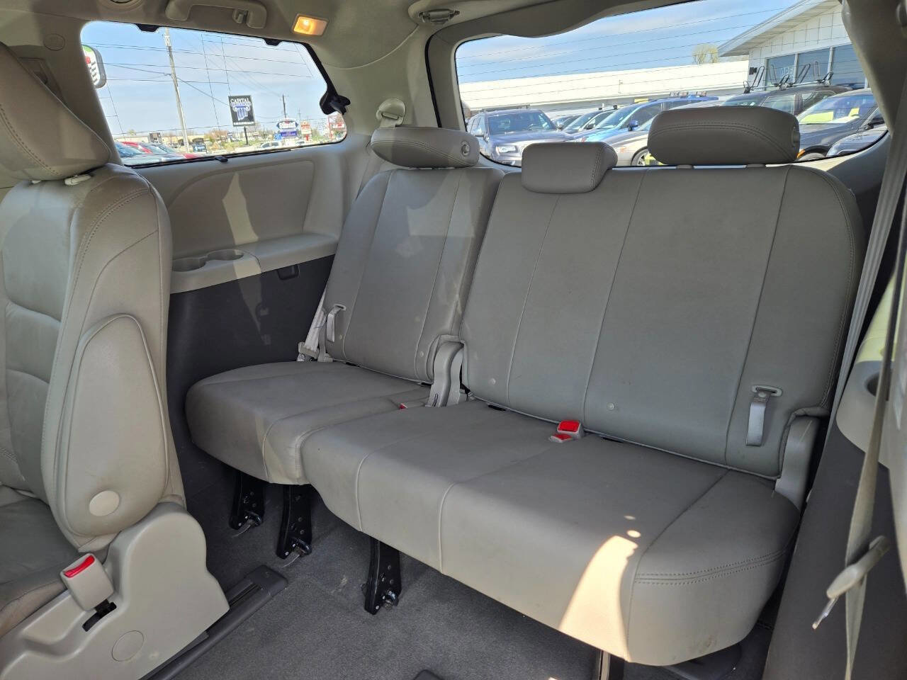 Used 2019 Toyota Sienna XLE AWD/4WD image 9